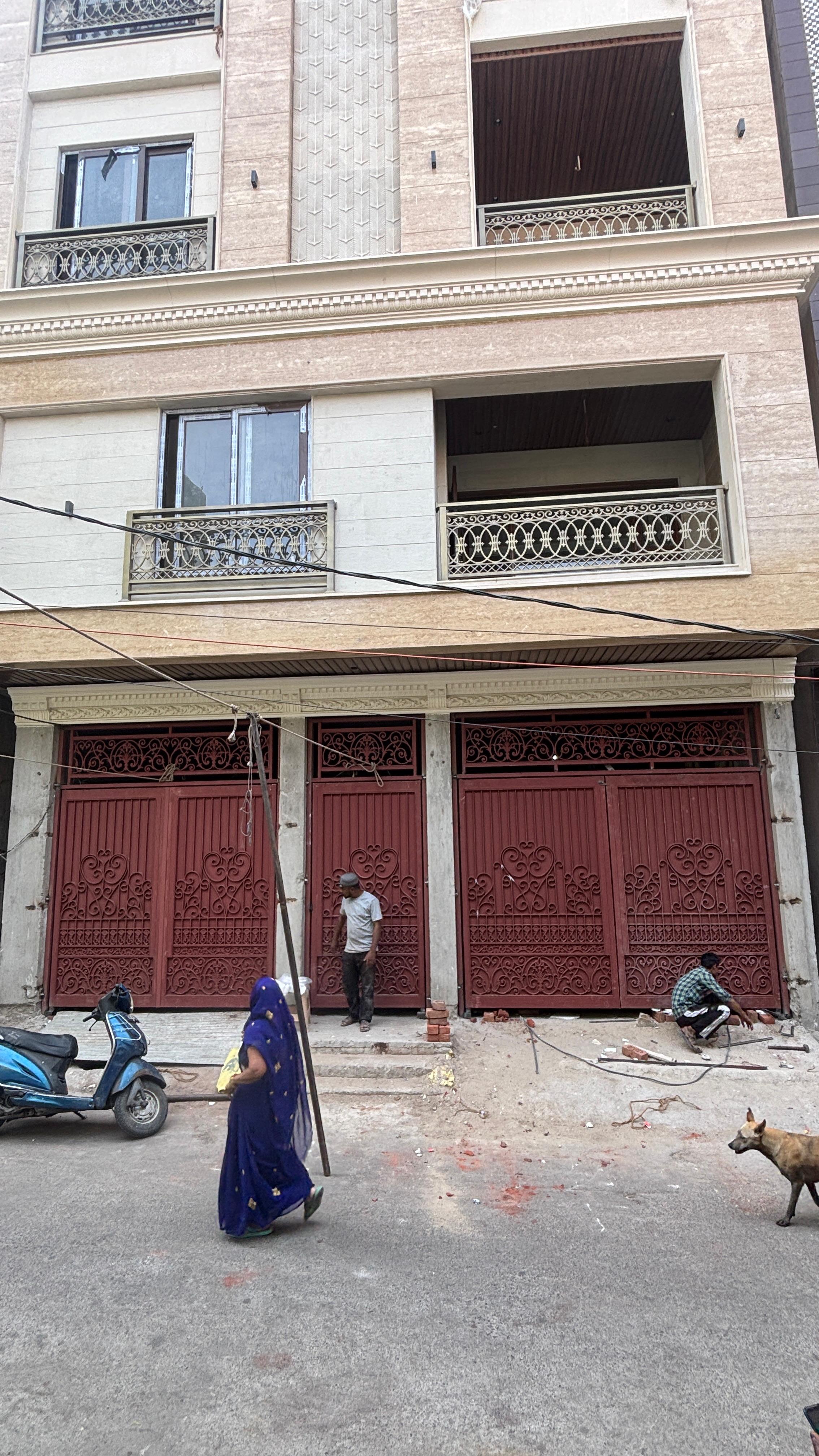 Rolling Shutters - Image 1